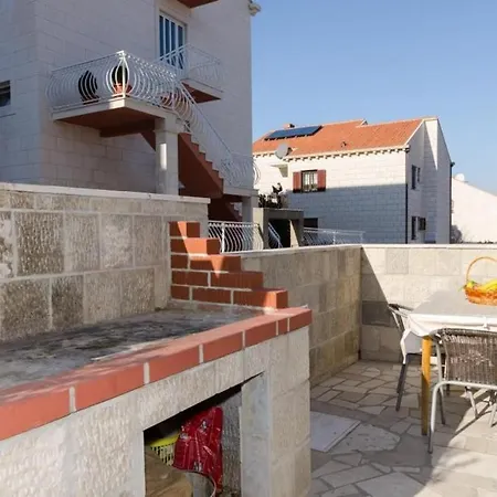 Senjo - Studio With Balcony And Garden View Apartmán Cavtat
