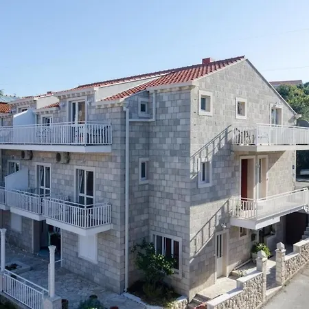Senjo - Studio With Balcony And Garden View 아파트 *